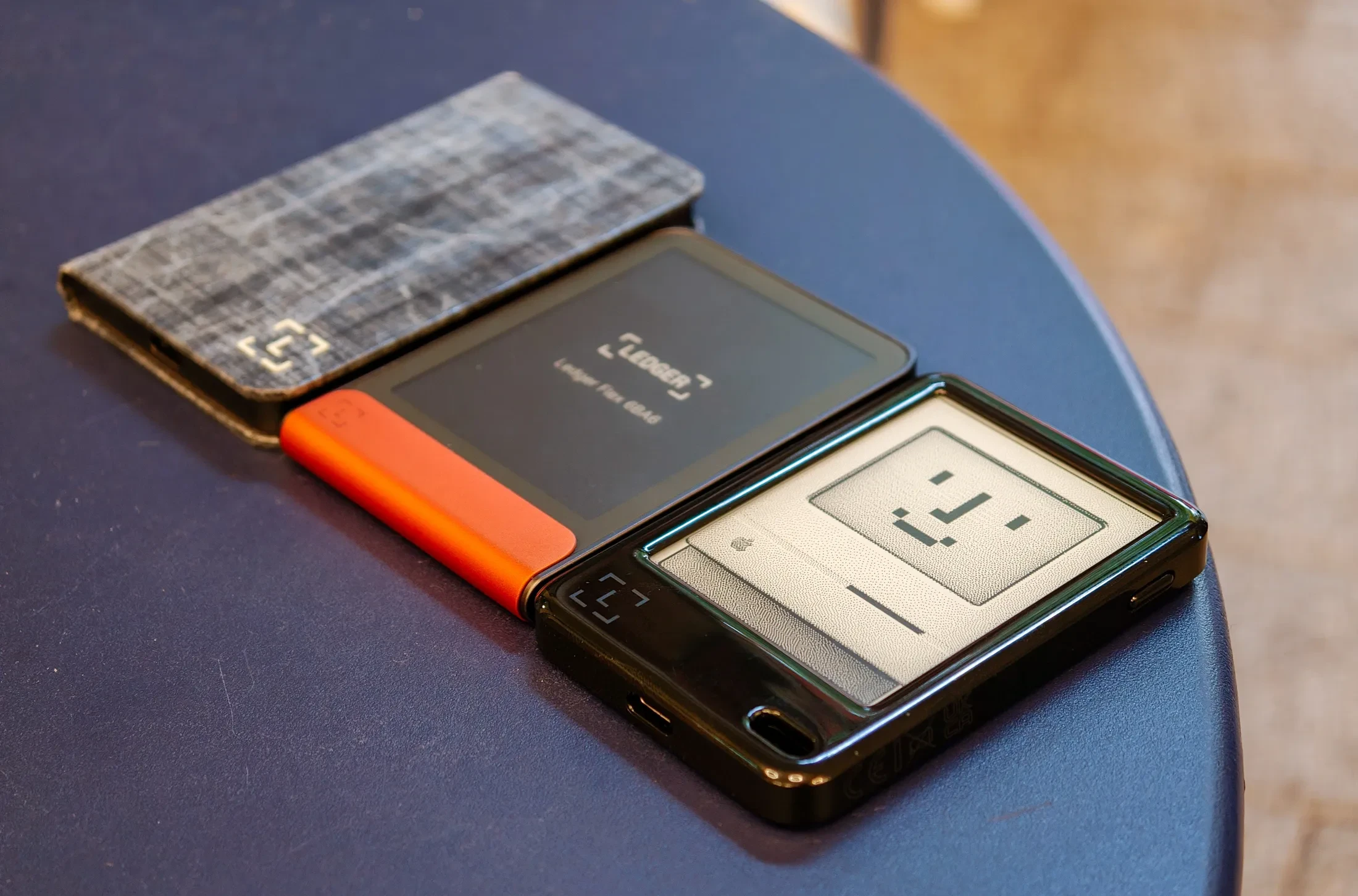 Ledger官网签署设备技术展示